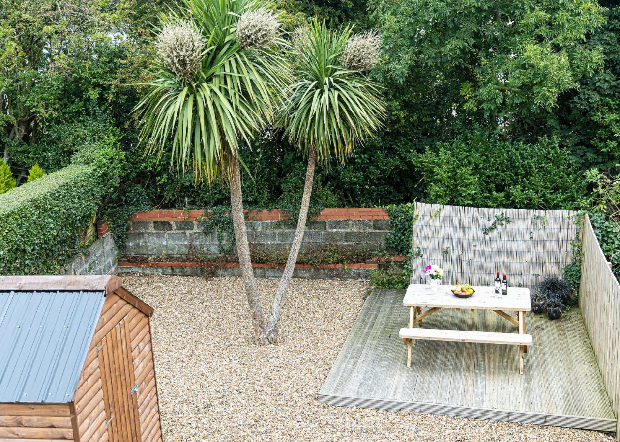 Entire Family Home , Large Rear Garden And Free Parking Belfast Buitenkant foto